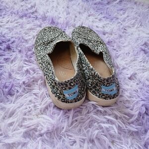 TOMS Leopard Print Shoes Size 8